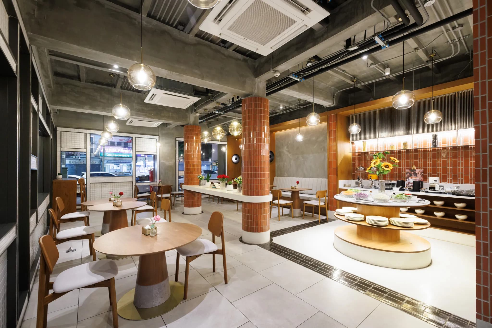 TANH Restaurant at YANH Ratchawat